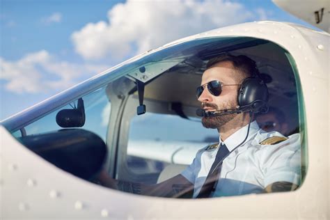 pilot sunglasses article|best aviation sunglasses for pilot.